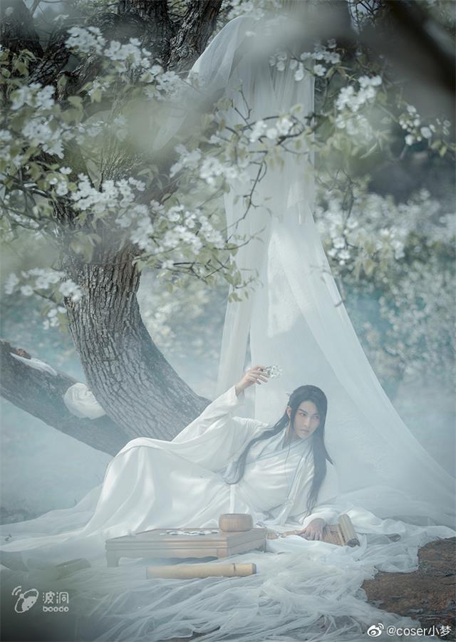 小夢實(shí)力cosplay囚鳳凰容止