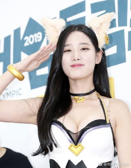 性感女團成員cosplay英雄聯盟阿貍