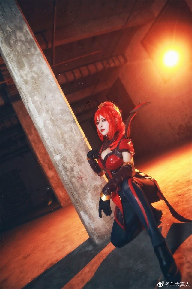 英雄聯(lián)盟光輝女郎cos