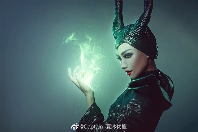 沉睡魔咒瑪琳菲森cos組圖