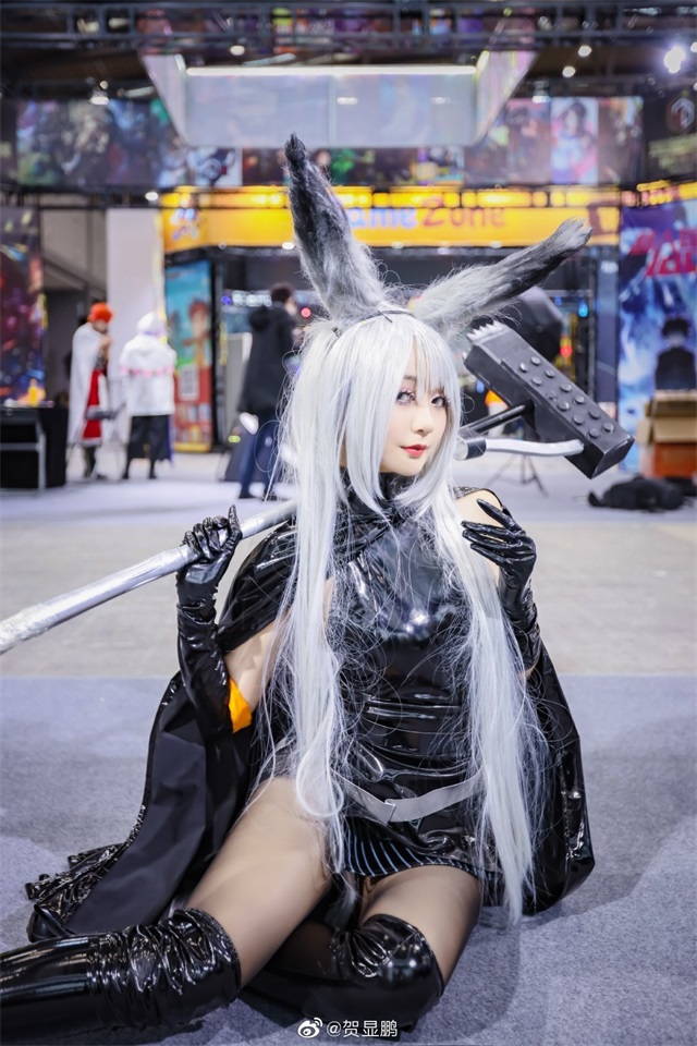 黑絲大長腿cosplay明日方舟暴行