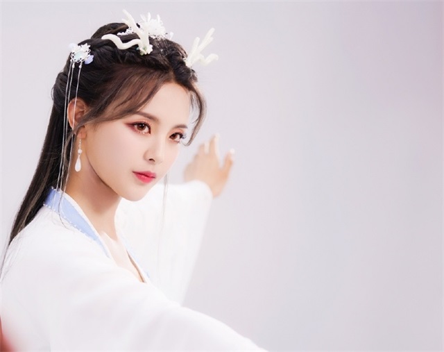 楊超越cos小龍女